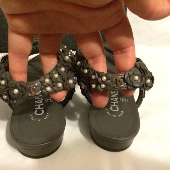 CHANEL 14P Pearl Embellished Camellia Strappy Leather Flat Sandals Shoes - Picture 7 of 11